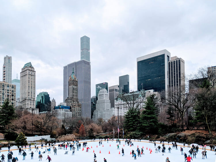 patinaje sobre hielo en diciembre en Nueva York