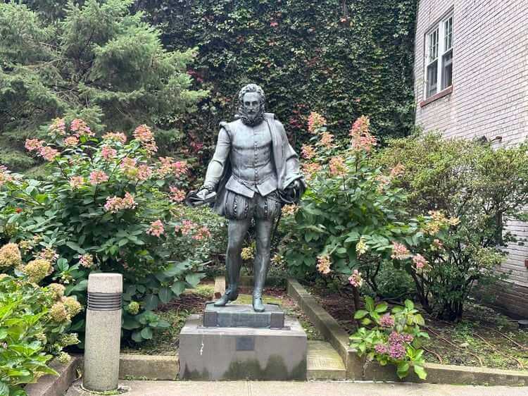 Estatua Cervantes Nueva York