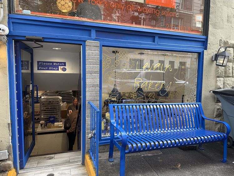 La pequeña tienda de Levain Bakery en el UWS