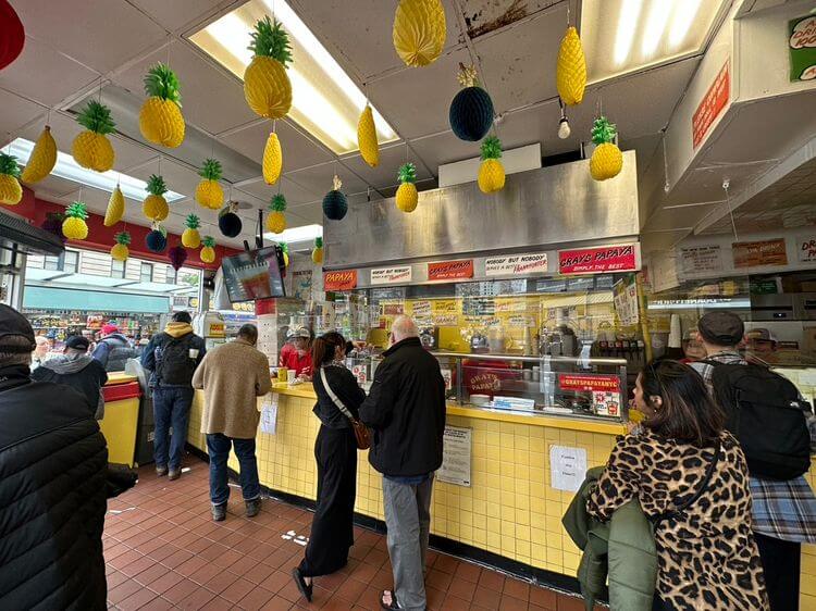 interior Gray's Papaya